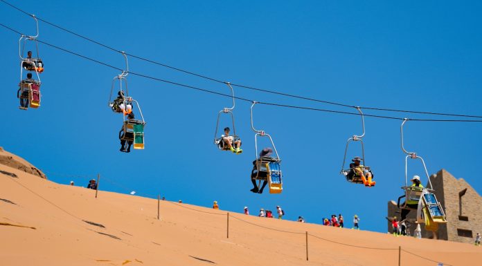 Cina: deserto, fiume Giallo, montagne e oasi attirano turisti a Shapotou (2)
