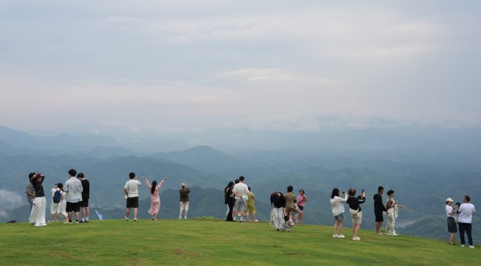 Cina: clima fresco e paesaggi attirano turisti nella contea di Anji (3)