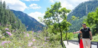 Cina: Jiuzhaigou incanta i turisti internazionali con i suoi paesaggi (2)
