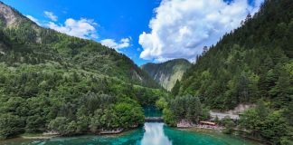 Cina: Jiuzhaigou incanta i turisti internazionali con i suoi paesaggi (3)