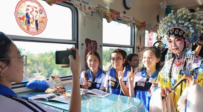 Cina: treno speciale Heilongjiang-Pechino destinato a viaggi di studio (2)