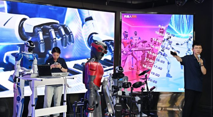Cina: apre a Qingdao il primo negozio esperienziale 6S dedicato ai robot (2)