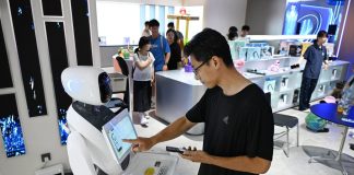 Cina: apre a Qingdao il primo negozio esperienziale 6S dedicato ai robot (3)