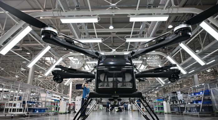 Cina: ARIDGE produce il millesimo sistema di propulsione per auto volanti (2)