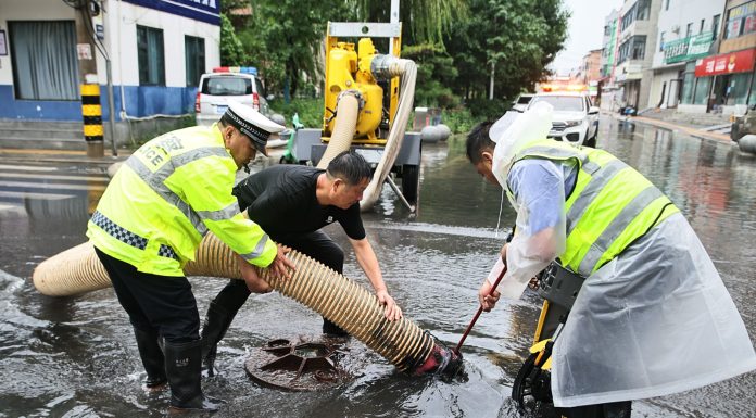 Cina: interventi dopo piogge e alluvioni causate dal tifone Dolphin (1)