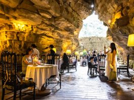 Cina: turismo nelle grotte carsiche del Guizhou per sfuggire al caldo (2)