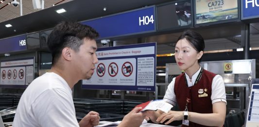 Cina: C919, al via la prima rotta commerciale internazionale (2)