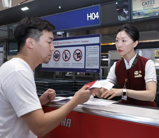 Cina: C919, al via la prima rotta commerciale internazionale (2)