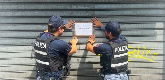 Milano, riciclava denaro con il negozio di scommesse: denunciata la titolare