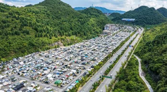 Cina: turismo estivo in camper tra le montagne del Guizhou (3)