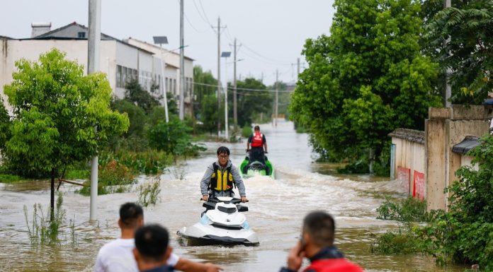 Cina: operazioni di soccorso e intervento dopo piogge torrenziali nell’Hubei (1)