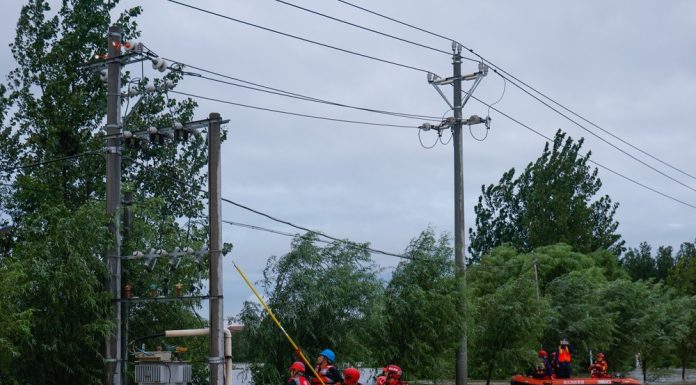Cina: operazioni di soccorso e intervento dopo piogge torrenziali nell’Hubei (3)