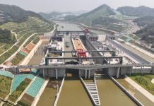 Cina: Guangxi Zhuang, prove di navigazione sul Canale Pinglu (1)