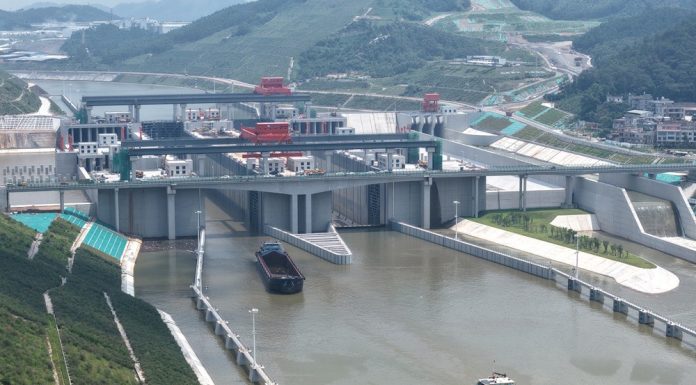 Cina: Guangxi Zhuang, prove di navigazione sul Canale Pinglu (2)