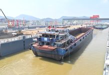 Cina: Guangxi Zhuang, prove di navigazione sul Canale Pinglu (3)