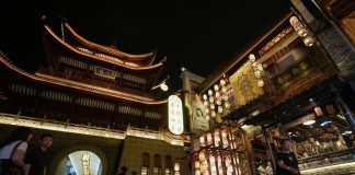 Cina: Hunan, economia notturna anima un quartiere storico e culturale (1)