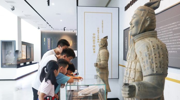 Cina: Hubei, forte aumento delle visite didattiche nei musei (1)