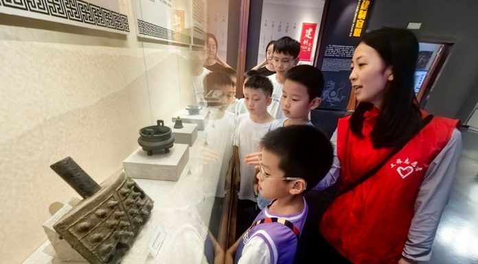 Cina: Hubei, forte aumento delle visite didattiche nei musei (3)