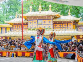 Cina: opera tibetana in scena al Festival Shoton di Lhasa (1)