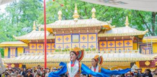 Cina: opera tibetana in scena al Festival Shoton di Lhasa (1)