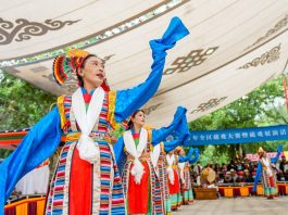 Cina: opera tibetana in scena al Festival Shoton di Lhasa (3)