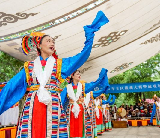 Cina: opera tibetana in scena al Festival Shoton di Lhasa (3)