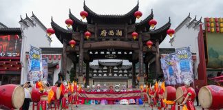 Cina: Zhangjiajie, patrimonio culturale favorisce boom del turismo estivo (2)