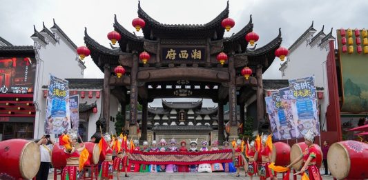 Cina: Zhangjiajie, patrimonio culturale favorisce boom del turismo estivo (2)
