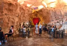 Cina: grotte del Guangxi Zhuang diventano una popolare meta turistica (1)