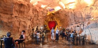 Cina: grotte del Guangxi Zhuang diventano una popolare meta turistica (1)