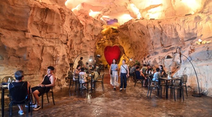 Cina: grotte del Guangxi Zhuang diventano una popolare meta turistica (1)