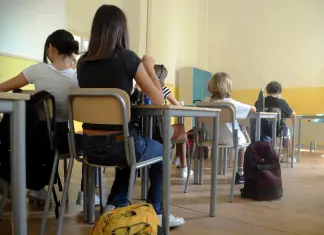 Anief “Stipendi giù di quasi 1000 euro al mese rispetto agli altri dipendenti pubblici”