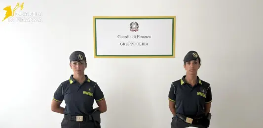 Trasportava 4kg di hashish dalla Spagna alla Sardegna via posta, arrestato un 22enne