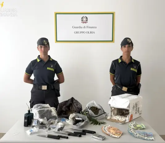 Trasportava 4kg di hashish dalla Spagna alla Sardegna via posta, arrestato un 22enne