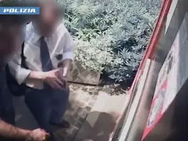 Milano, minaccia e costringe la vittima a prelevare 500 euro: arrestato un 48enne