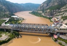 Cina: autostrade lungo il fiume Giallo favoriscono turismo estivo (2)