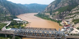 Cina: autostrade lungo il fiume Giallo favoriscono turismo estivo (2)