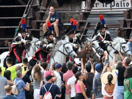 Palio di Siena: le foto della storica corsa equestre (1)