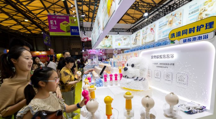 Cina: Shanghai, prodotti per animali in mostra alla 28esima Pet Fair Asia (2)