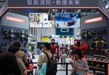 Cina: robot industriali e per emergenze in mostra alla WRC 2026 di Pechino (1)