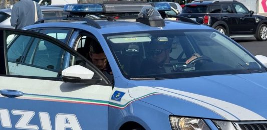 Trasportava in auto 2 chili di hashish, arrestata dalla Polizia Stradale di Roma Nord