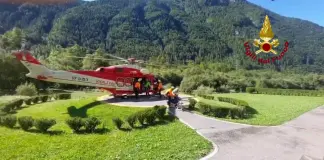 Maltempo, 29 escursionisti ed un cane bloccati in Val Seriana: recuperati in elicottero / Video