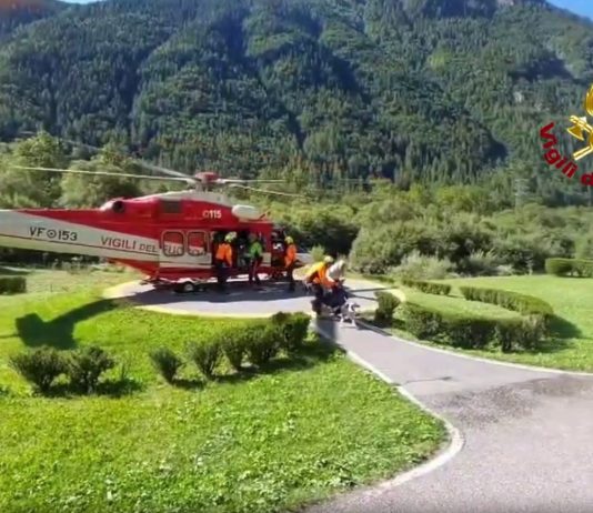 Maltempo, 29 escursionisti ed un cane bloccati in Val Seriana: recuperati in elicottero / Video