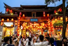 Cina: nei primi sette mesi oltre 22mln di turisti nell’antica città di Dali (1)