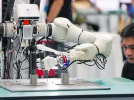 Cina: robot umanoidi si sfidano tra sport e prove di abilità (2)