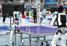 Cina: robot umanoidi si sfidano tra sport e prove di abilità (3)
