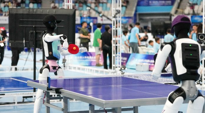 Cina: robot umanoidi si sfidano tra sport e prove di abilità (3)