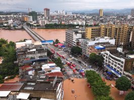Cina: forti piogge nel Guangxi, evacuati i residenti rimasti bloccati (3)