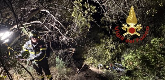 Cade con la macchina in un precipizio, un 44enne muore a Sassari