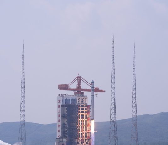 Cina: lanciati sette satelliti con un razzo Long March-6C